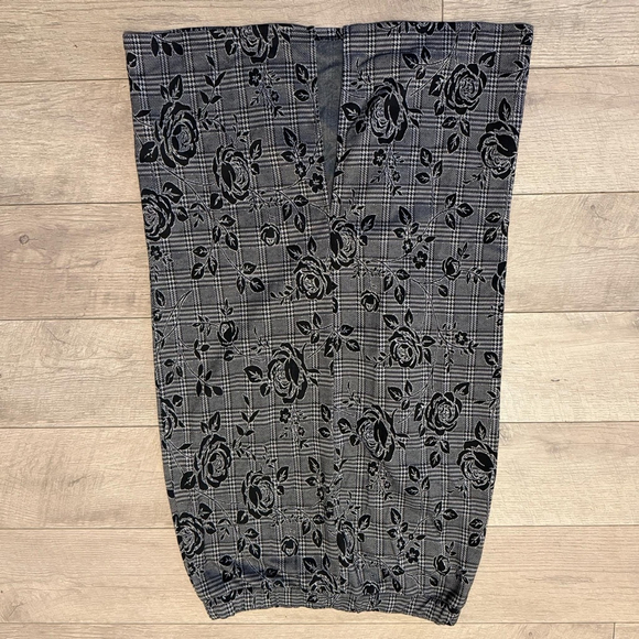 Women's Emi & Joe Skirt XL Gray Black Floral Plaid - Picture 3 of 7